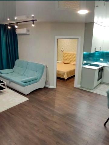 Зарічна вул., 6