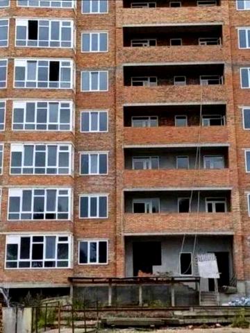 Продаж 1-кімнатної квартири в новобудові, Виставка, вулиця Трудова