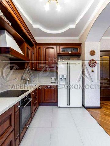 Продам 3к 122м2 ул. Дмитриевская Кирпичный Дом 5й этаж большая кухня!