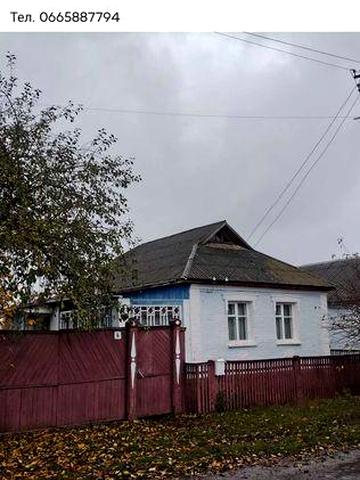 Продається будинок в місті Буринь.