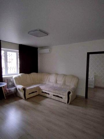 Продається 2-кімнатна на Севастопольській площі. єВідновлення