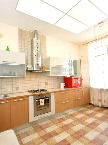 Хрещатик вул. (Kreschatic), 27