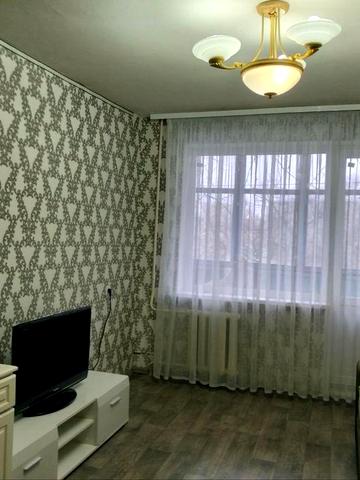 Здається 3 кімнатна квартира в Покровському районі .