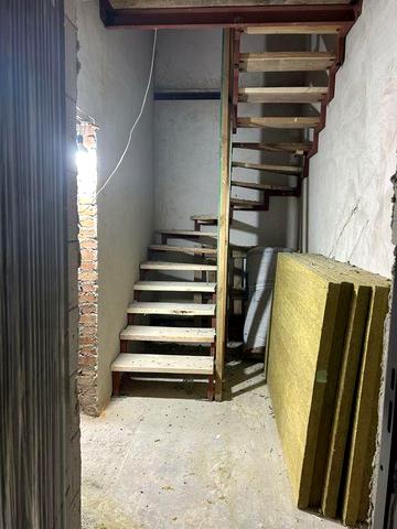 Простора дворівнева квартира з мансардою поруч зі Львовом