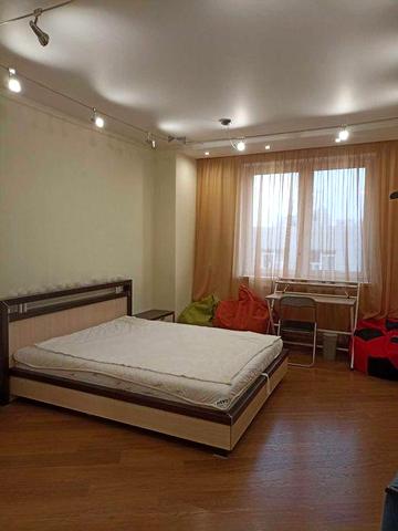 Здам 3 кім.кв Дніпровський рн,вул.Раїси Окіпної 8,метро 7хв,пішки.