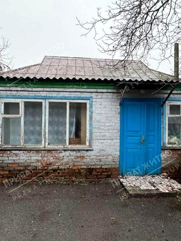 Центральна, 1