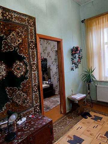 Продам 2-кімнатну квартиру. Вул.Покровська,28
