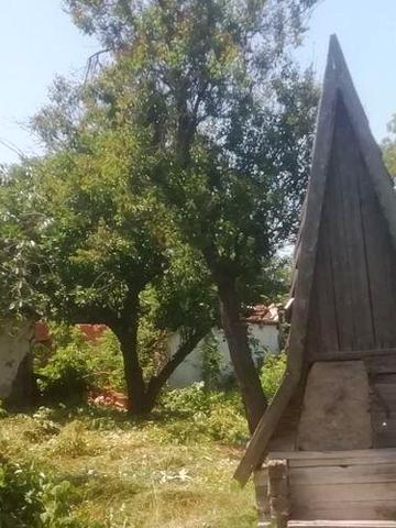 Будинок під знос або реконструкцію.земельна ділянка