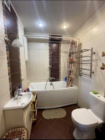 Продається 1-на квартира на Грушевського 7!