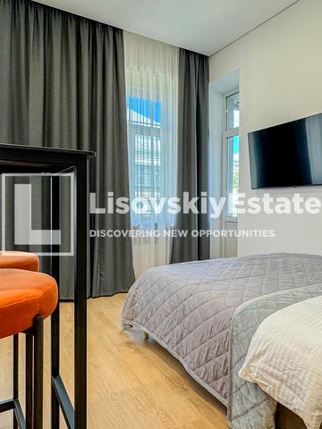 Інститутська вул., 24/7