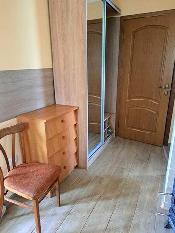 Здається невеликий компактний будинок.