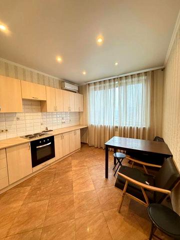 Центр! 2к! Деміївська 7 хв! вул. Феодосійська, 1а