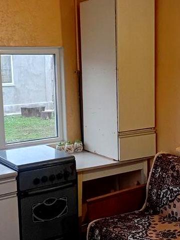 Продається чотирьох кімнатна квартира і магазин