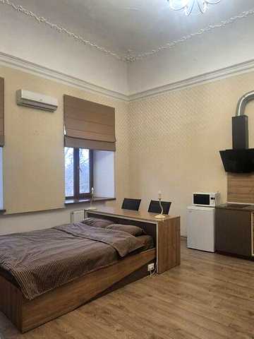 Довгострокова оренда 1к Квартира Соборна площа