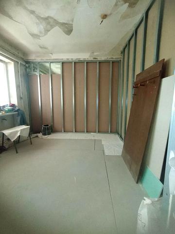 Високовольтна вул., 18