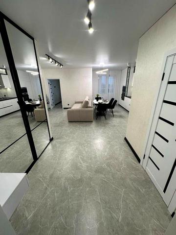 Продам 2 ком Центр Голливуд