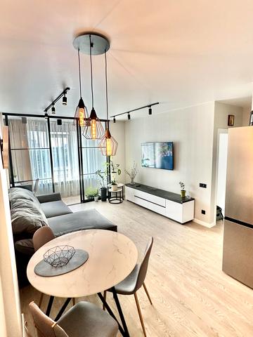 Любомира Гузара просп. (Космонавта Комарова), 15