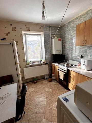 Продам квартиру з АГО  на 3 поверсі  2 кімнатну ЖК Камянське