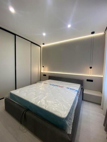 Дніпровська набережна вул., 20-Б