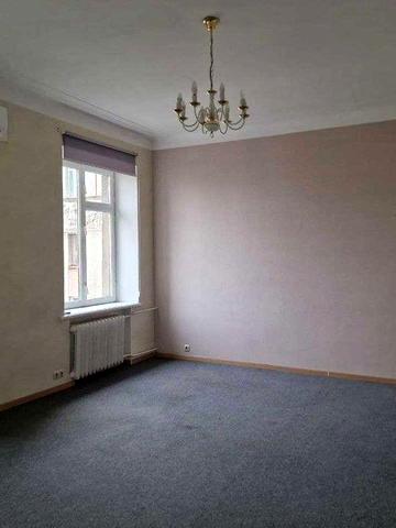 Оренда квартири без меблів (можливо під офіс) м.Університет