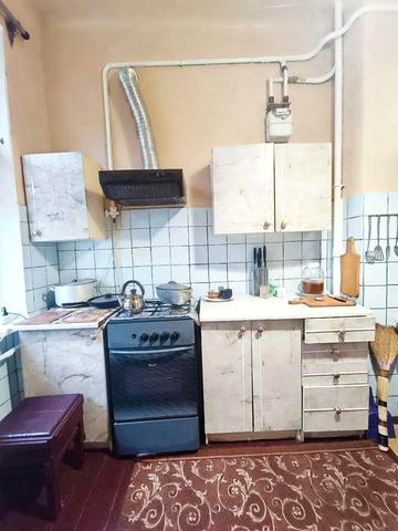 ПРОДАЖ 3к Сталінки, Сачко, 7, стан під ремонт, високі стелі