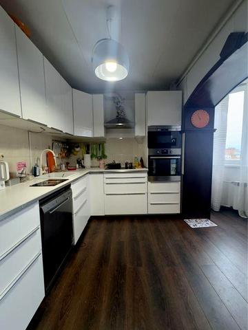 Продаж квартири 4 кімнати, Червоної Калини 77, Деснянський р-н