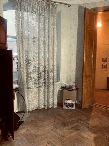 Продам квартиру центр Києва вулиця Петлюри, метро Университет.