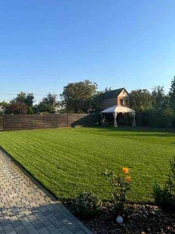 Єрмолаївка. Затишна дача з доглянутим будиночком