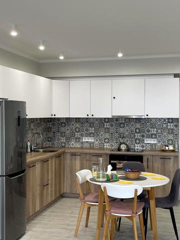 Нижній Вал вул., (Будинок 1)