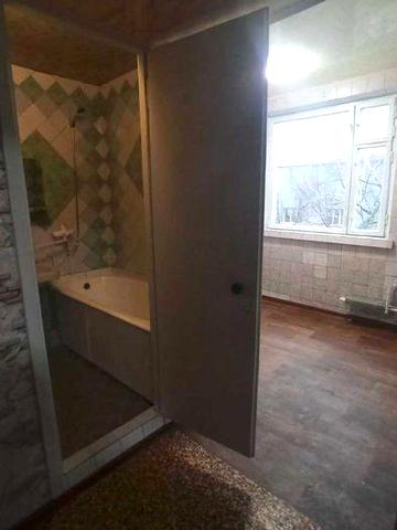 Продам 2 кімнатну квартиру на Олексіївці з газом.