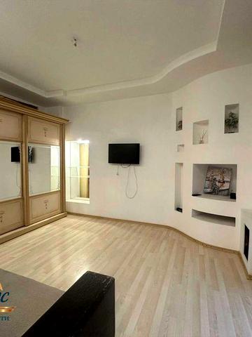 1-кімнатна  Південноукраїнська 5/5