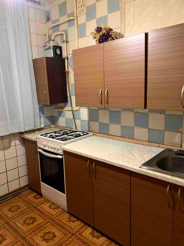 Продам 2х кiм. кв. вул. Алмазна!