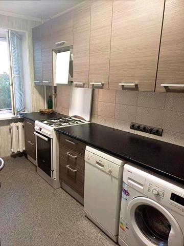 Оренда! Центр/ вул. Петропавлівська 3-к. квартира