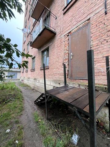 Продам квартиру (під комерцію) перший поверх, окремий вхід (+торг)