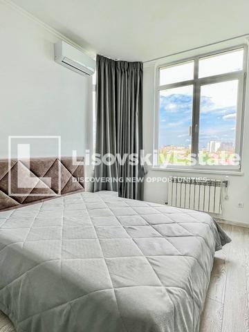 Бузька вул. (Єнісейська), 8