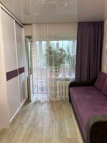 Продаж 1 к квартири Харківська Позняки Ремонт 4й поверх