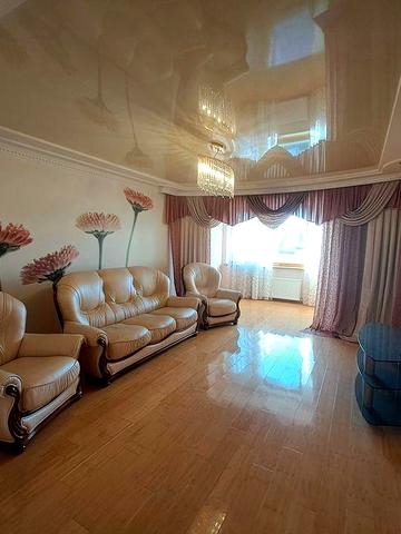 Оренда 2-рівневої квартири з гаражем по вул.Рєпіна, Канада