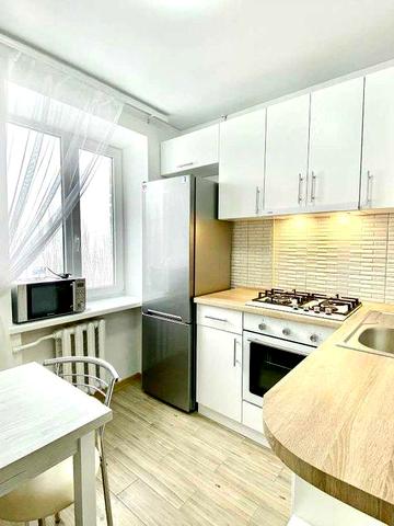 Здаю 2к квартиру на площі Перемоги. ц1