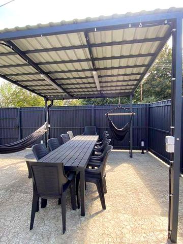 ДВІ КВАРТИРИ з власним подвірям на певний термін