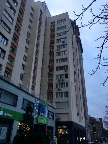 Сдам 2-х ком. квартиру возле м. «Дворец Украина»