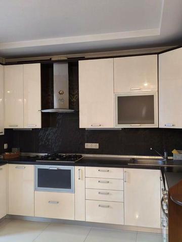 Сучасну квартиру з евроремнтом в Центрі міста, індивідуальне опалення