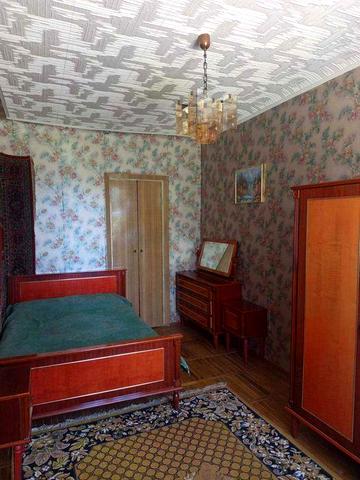 Продаж 2-х кімнатної квартири в центрі міста.