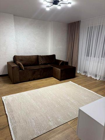 Центр біля парку чекмана