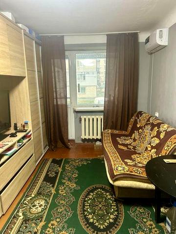 Обміняю 2 х кімнатну квартиру р-н Площі на будинок