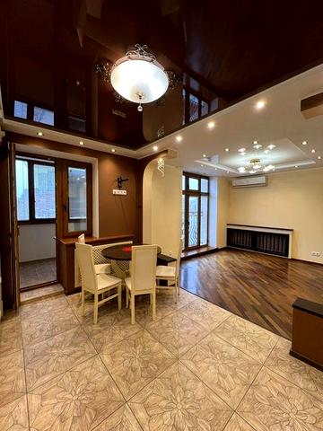 Дворівнева 6-кімантана квартира 190 м² вул. Княжий Затон 11