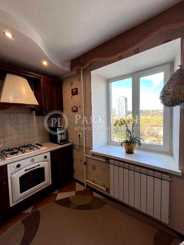 Продам 3к78м2 ремонт пр-т Лобановського 130 Метро Деміївська