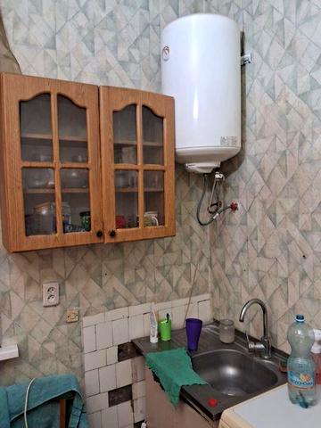 Продається будинок практично в центрі Саірані