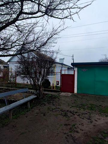 Продам будинок  , гараж,  готовий для проживання.