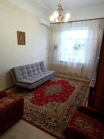 Сдам 2 х комнатную квартиру  в центре по улице  Мариупольской