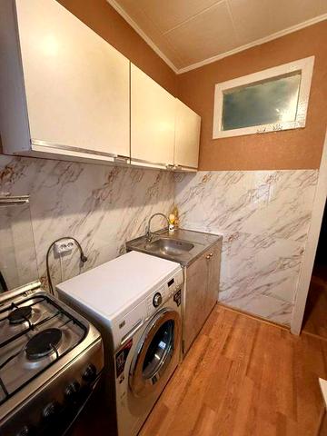 Сдам на год и более гостинку на Шума